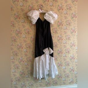 Fab 80s Black and White Puff Sleeve Satin-like Dress Sz 2-4